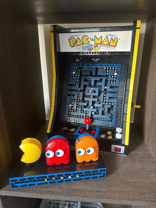 Image of Pac-Man machine Lego build 